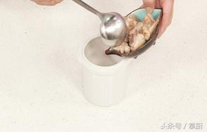 精选的灵芝,鲜美的鸡汤,滋补身子最佳选择!