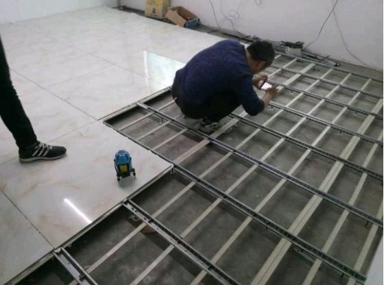 上墙瓷砖怎么铺贴牢固又不空鼓,第一次见瓦工师傅