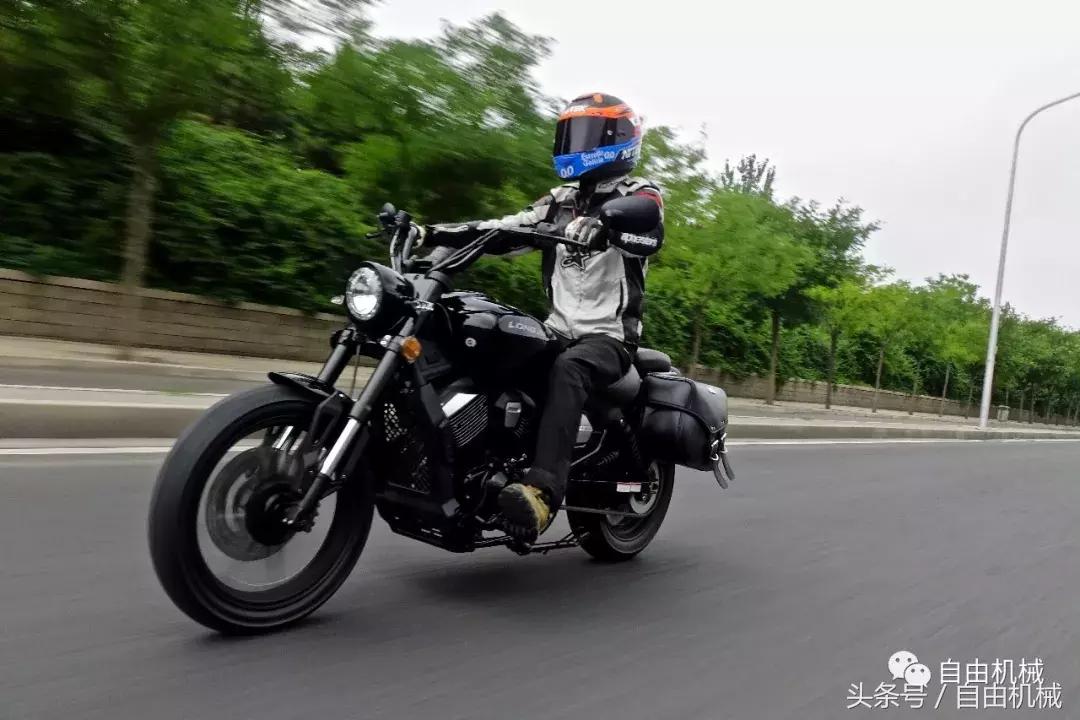 抢鲜试驾龙嘉V途250，小排量美式巡航新选择丨把玩