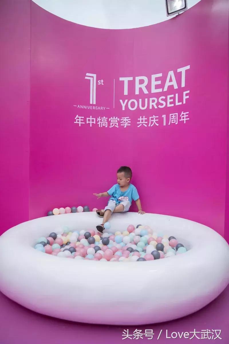 武汉百联prada,武汉prada专卖店