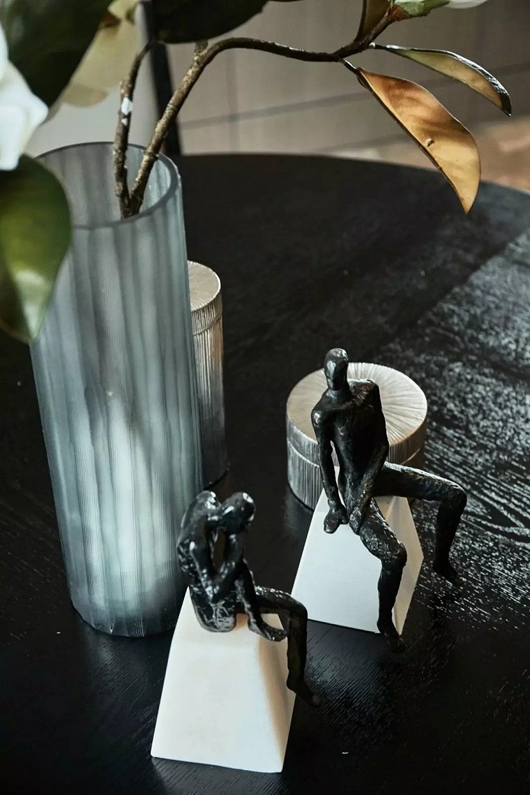 冷色调灰色装修风格,灰色卧室设计高级配色