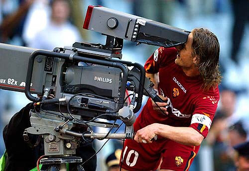 聊聊足球盛宴的另一面：摄影与显示设备的改变