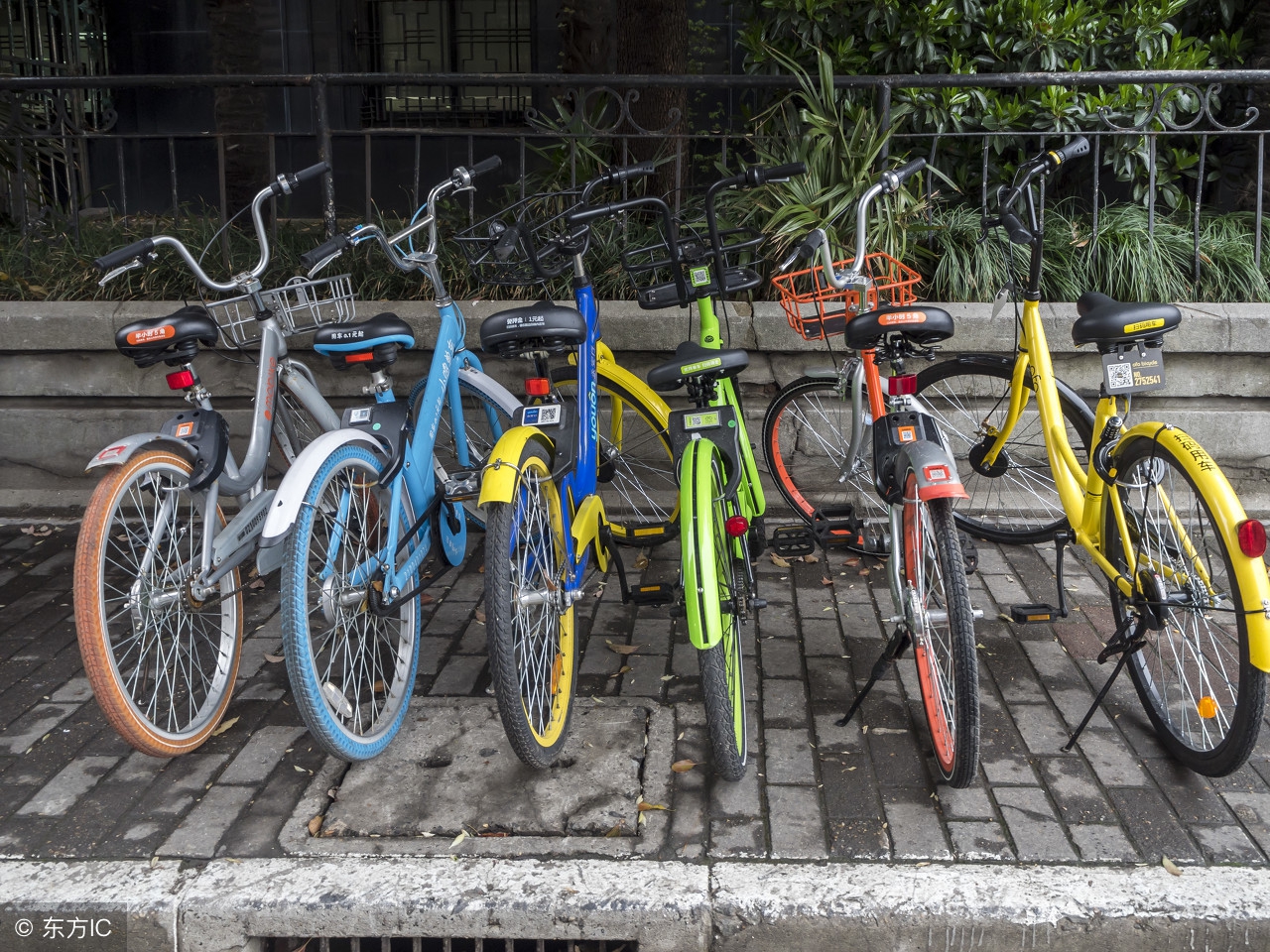 东莞市共享单车围城,东莞清理共享单车