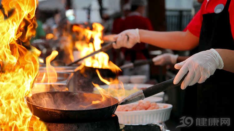 38岁女性内分泌失调是什么症状,内分泌失调导致的月经不调的症状