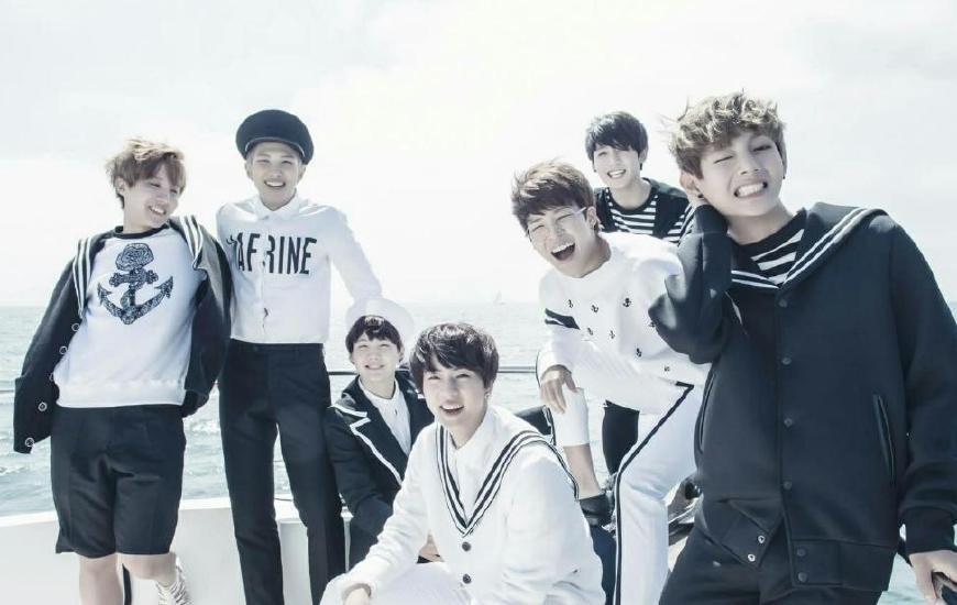 金泰亨踢闵玧其,防弹金泰亨名场面