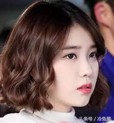 今年流行的全头烫系列,2022年最流行优雅气质女性全头烫