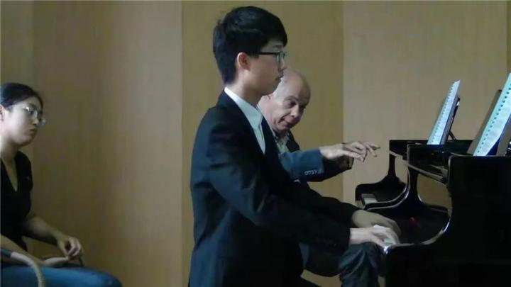 13岁为爱好万里求学,为练技专门租房!海宁15岁男孩的毅力让人叹服!