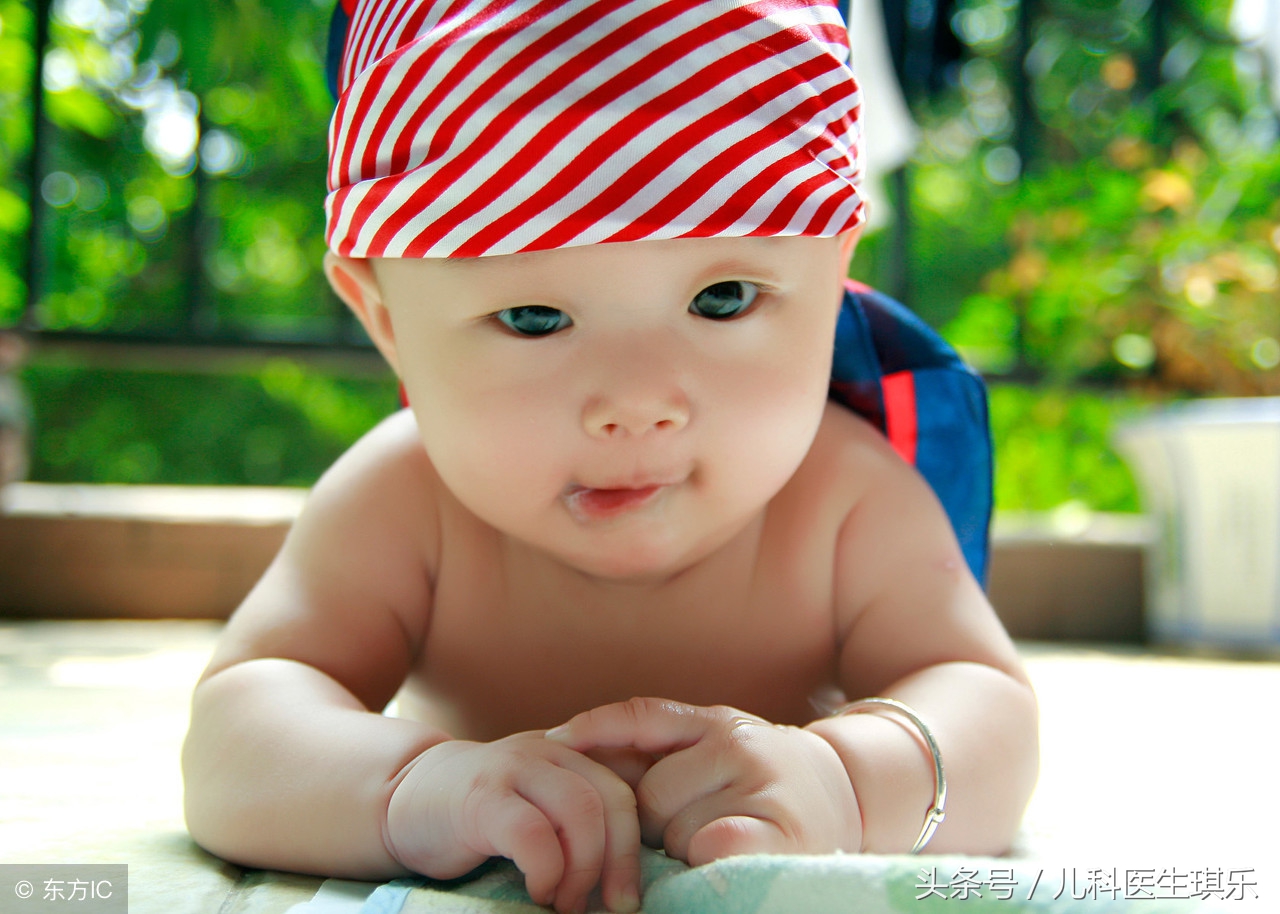 宝宝尿液有红色沙粒沉淀物,宝宝尿液红色是怎么回事