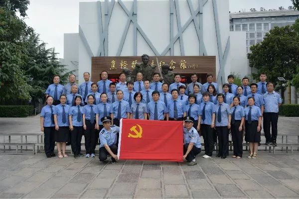 聆听榜样故事感受榜样力量——市检察院*党**员干警赴焦裕禄同志纪念馆参观见学