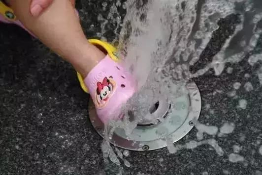 2秒毙命，夏天的“隐形杀手”！身边好多小朋友还在这样玩