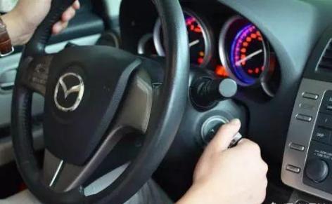 高速行驶中车子突然熄火怎么办,高速行驶突然熄火怎么办视频