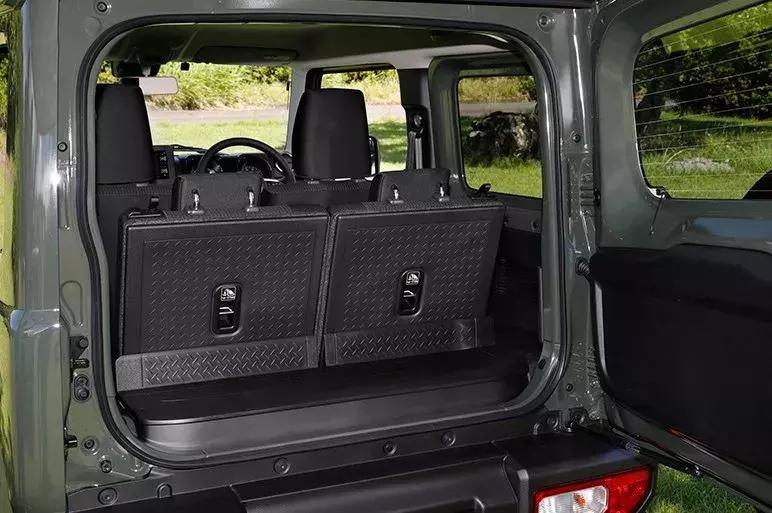 新吉姆尼与老吉姆尼驾驶感受对比,铃木吉姆尼为什么这么多人喜欢