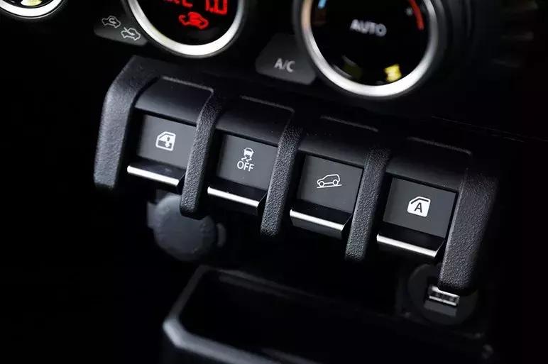 新吉姆尼与老吉姆尼驾驶感受对比,铃木吉姆尼为什么这么多人喜欢