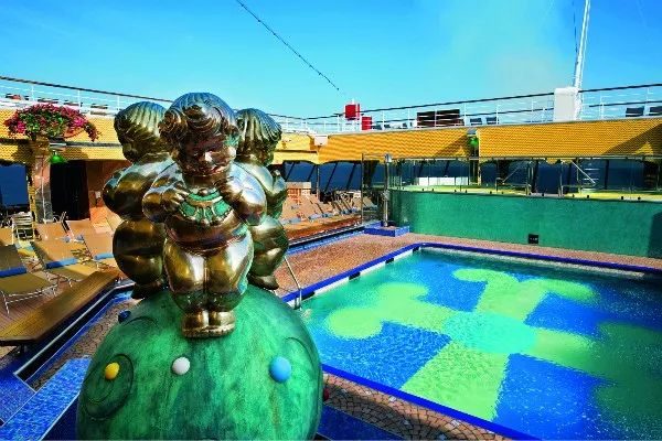 这5家移动城堡，今夏漂泊在海上的家！