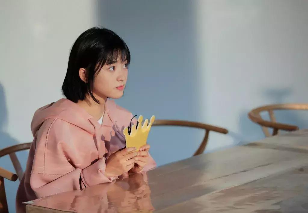 杉菜湿发刘海,杉菜大波浪发型