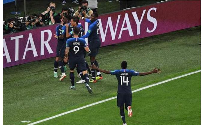 法国赢球德尚的反应,德尚执教法国第100场胜利