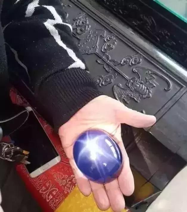 假货大王自称身家超王健林,拥有世界上最大的珠宝王国