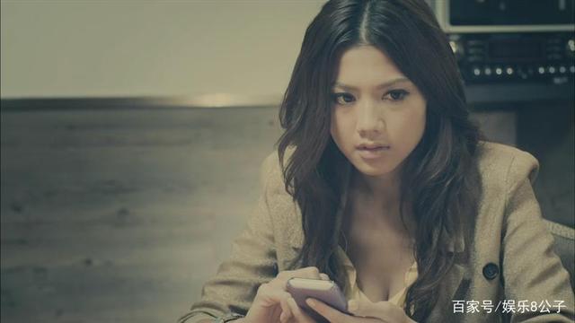 她是baby的接班人,演大尺度电影,25岁凭全裸不*点露**写真照走红!