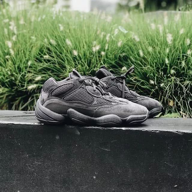 穿洞洞鞋出门真的很丢人吗,出门基本都穿洞洞鞋