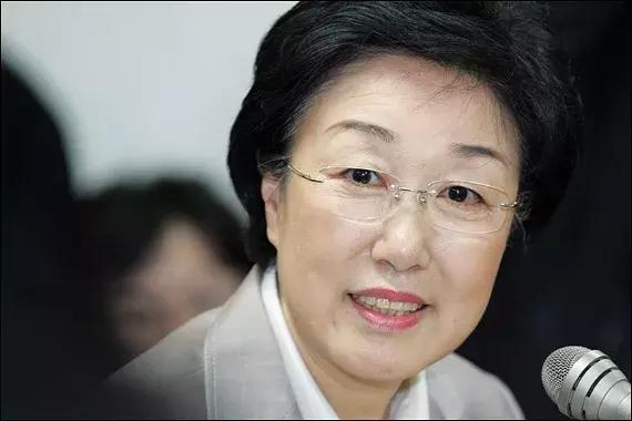 引爆政坛，罢免总统！凭什么它是亚洲第一名门女校？