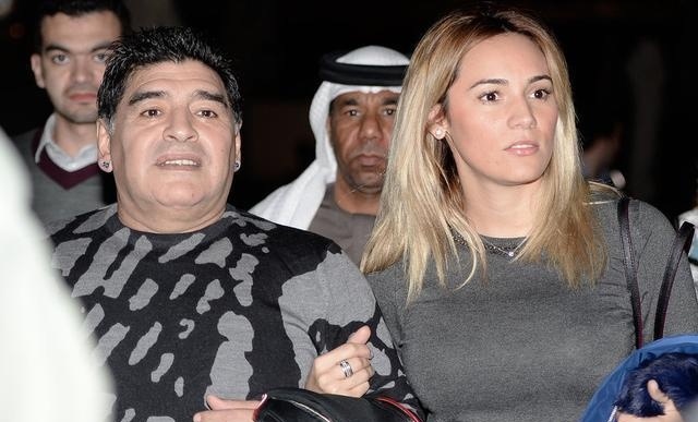 被称上帝之手足球,手球是球王必经之路