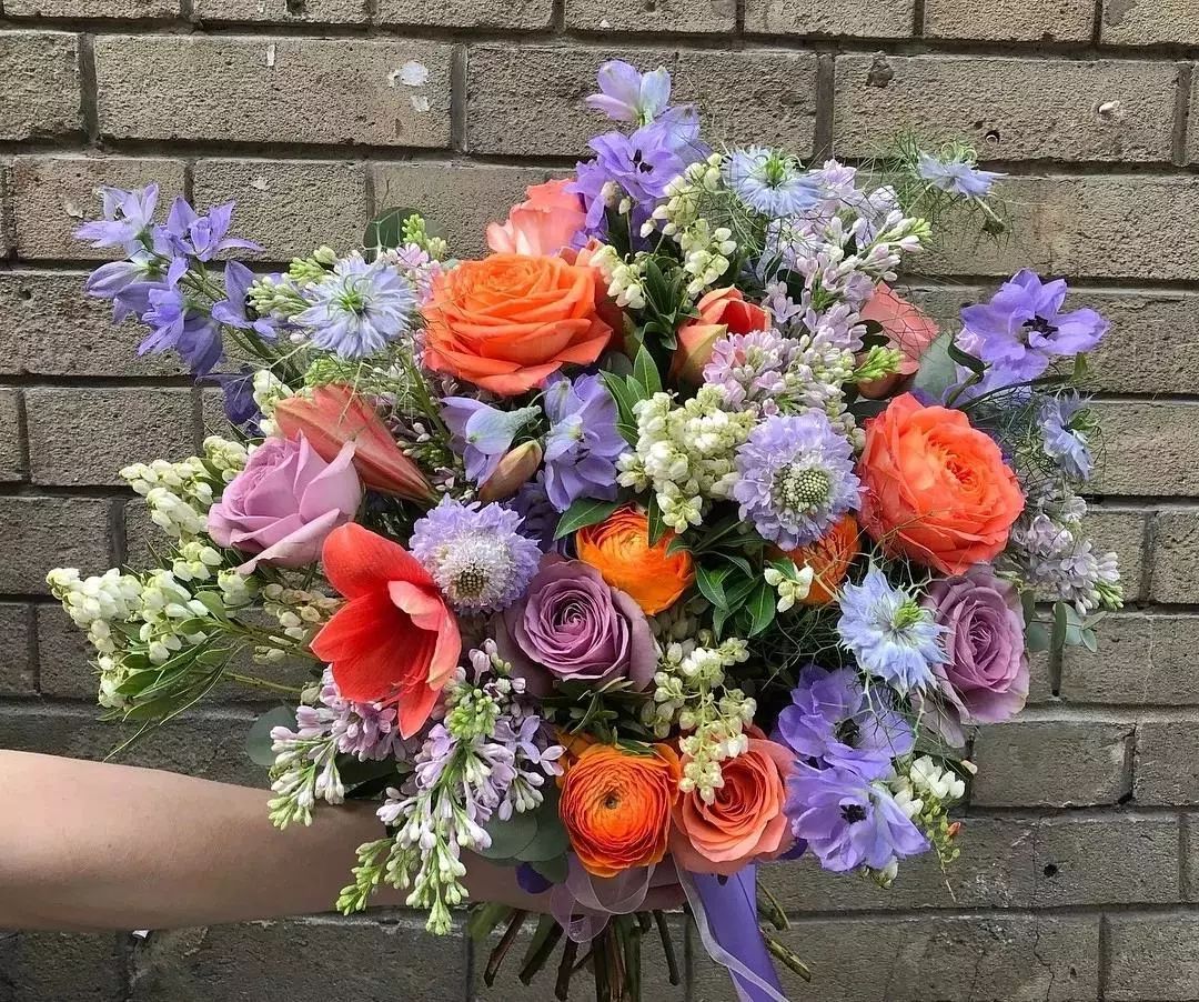 银柳插花颜色搭配教程,插花技巧花艺色彩搭配