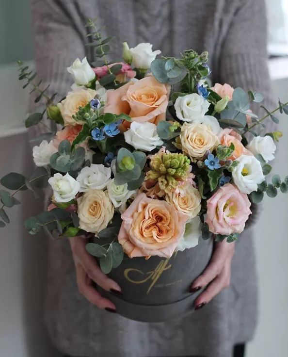 银柳插花颜色搭配教程,插花技巧花艺色彩搭配