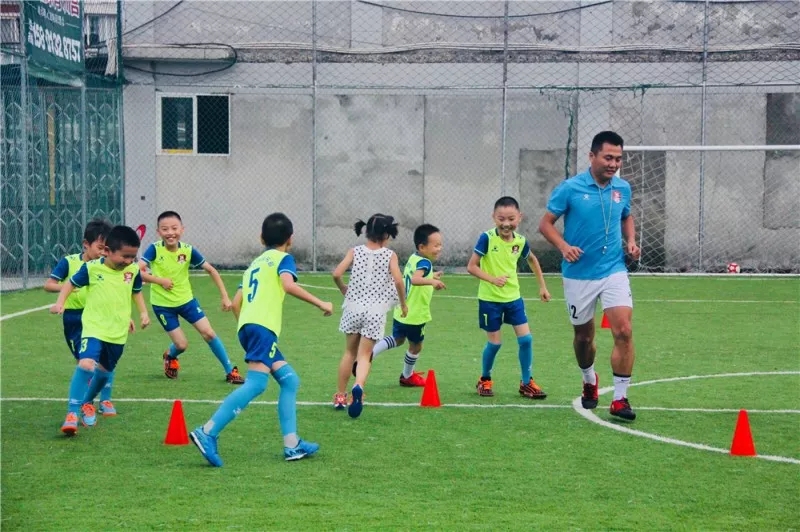 魏群姚夏马德里,魏群姚夏