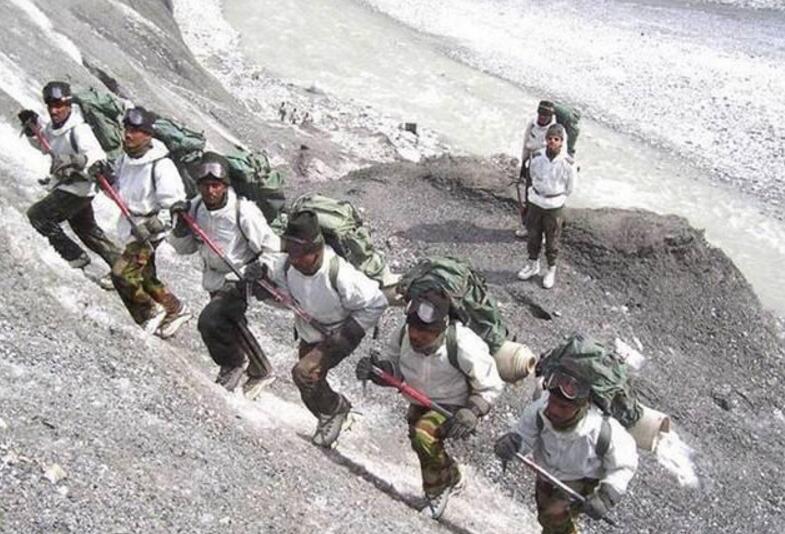 90000人的“山地打击军”说黄就黄？印军三个字表明原因：没钱了