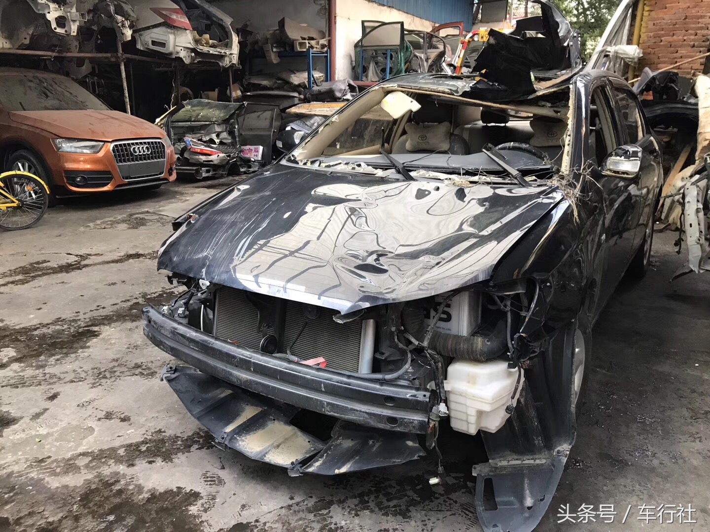 丰田花冠ex前杠拆解,丰田花冠ex拆车件