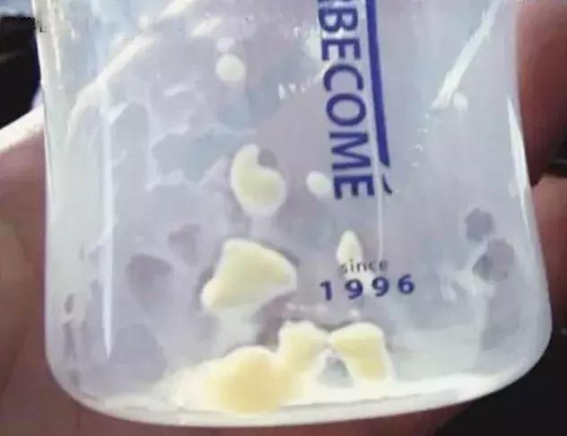 奶粉溶解后有颗粒挂壁,爱他美奶粉挂壁有颗粒是怎么回事