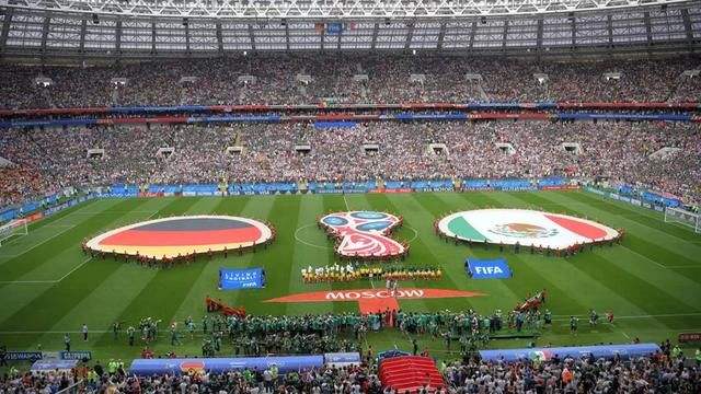 世界顶尖专业足球场,堪比世界杯的足球比赛