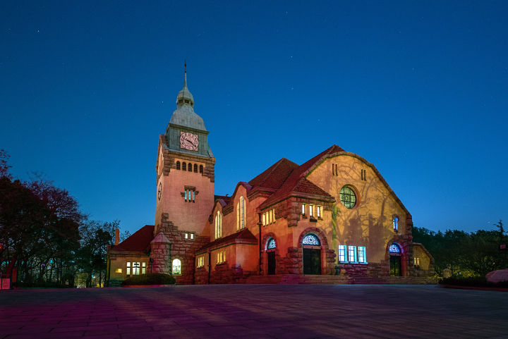 青岛属于一个什么样的城市,青岛是个怎么样的城市