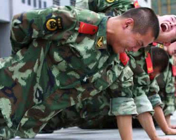 各国军人的工资,美国24864元,俄罗斯5426元,中国多少