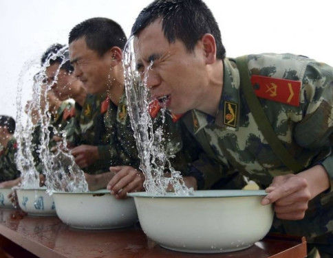 各国军人的工资,美国24864元,俄罗斯5426元,中国多少