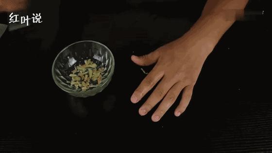 手上长水泡非常痒别抓这样处理,手上起小水泡很痒有什么土方法