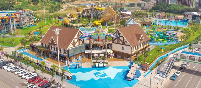 足球宝贝泳池助力足球比赛,足球宝贝组合水上闯关