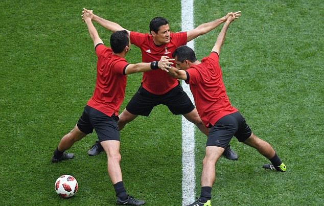 世界杯季军战，英格兰真的很快乐！大将的袜子成嘲笑对象