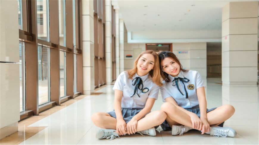 闺蜜和老公偷偷联系该咋办,闺蜜跟老公在一起该原谅吗