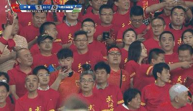 决赛了，Nike批了一箱大力丸给国足