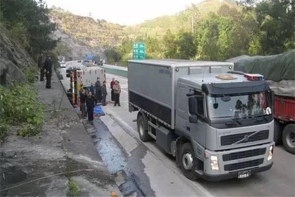 运钞车在什么情况下能停车,为什么运钞车押运