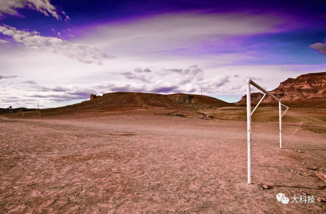 世界十大奇异足球场,全欧洲十大奇葩足球场