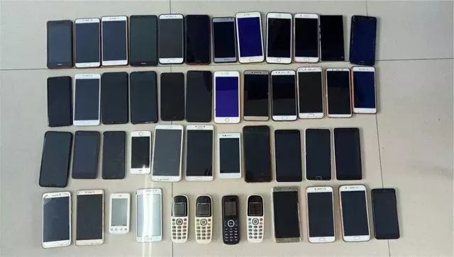 12人涉嫌贩卖毒品案受审,21名犯罪嫌疑人被一举抓获都有谁