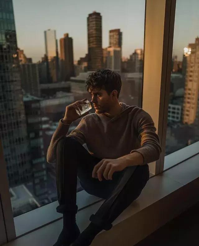 时尚博主教你穿衣｜摆脱摒弃土直，变身时尚王子—AdamGallagher