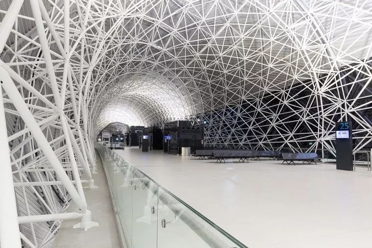 一切从一块天幕说起,为什么说克罗地亚是纯粹的足球