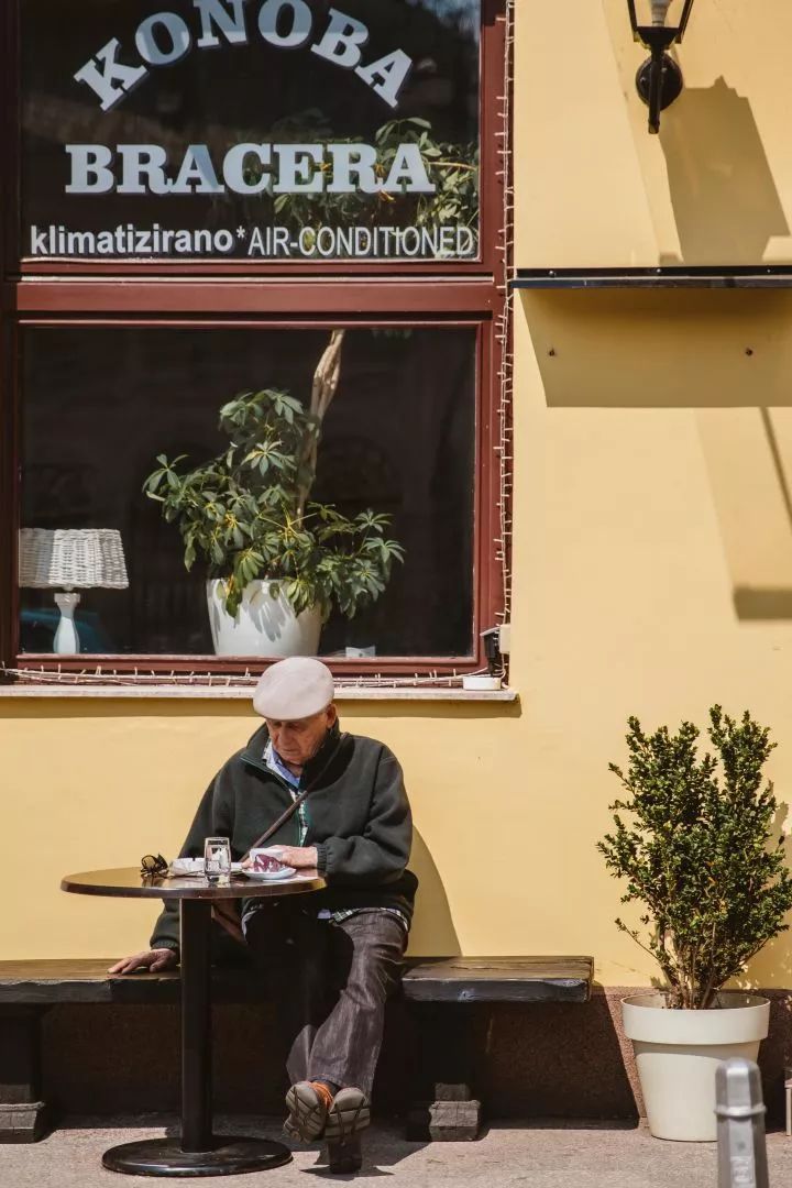 一切从一块天幕说起,为什么说克罗地亚是纯粹的足球