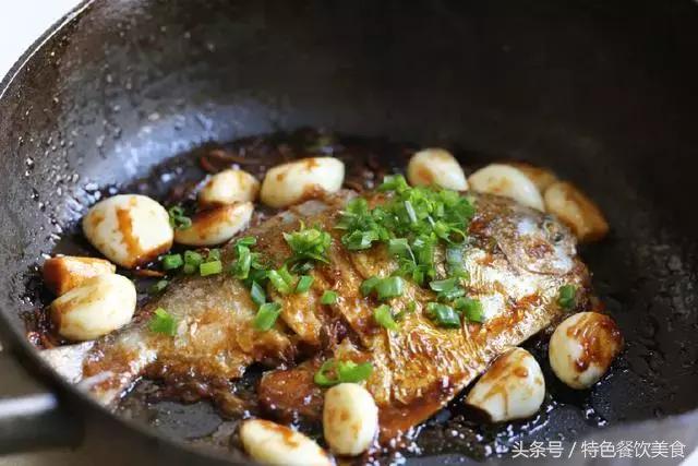 简单易学清蒸鲳鱼的家常做法,蒜香清蒸金昌鲳鱼