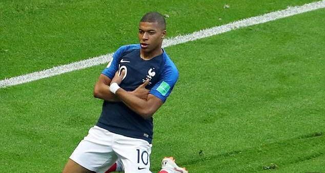 法国队20年后聚首,法国队时隔27年再进决赛