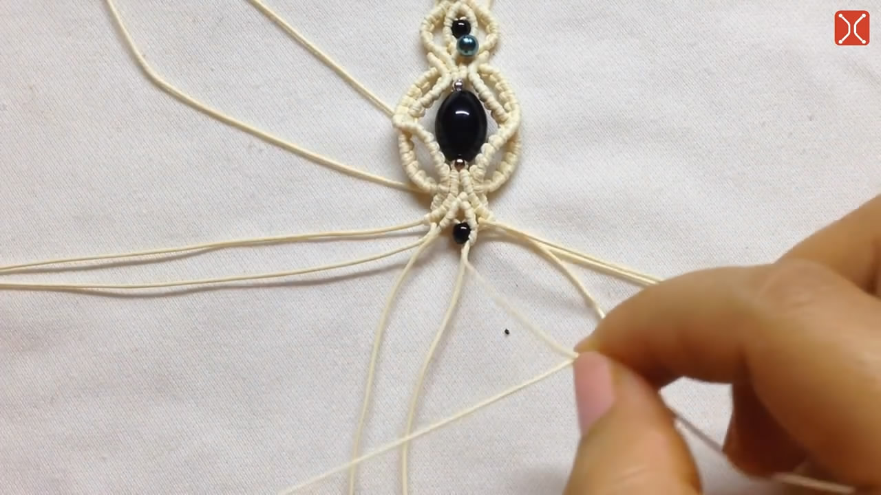 新款925银光面简约手工编织手链,红绳手链100种编织教程完整视频