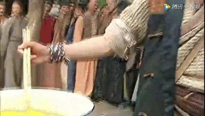 最冷”世界杯落幕，你的屯粮需要一部让人食欲大开的电视剧帮帮忙